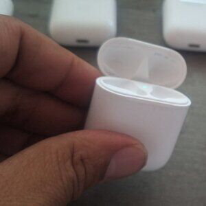 Apple AirPods 2nd Gen Charging Case Authentic Apple Replacement